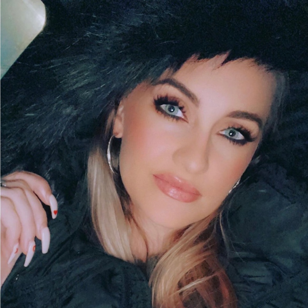 Meet your Posher, Kimberly